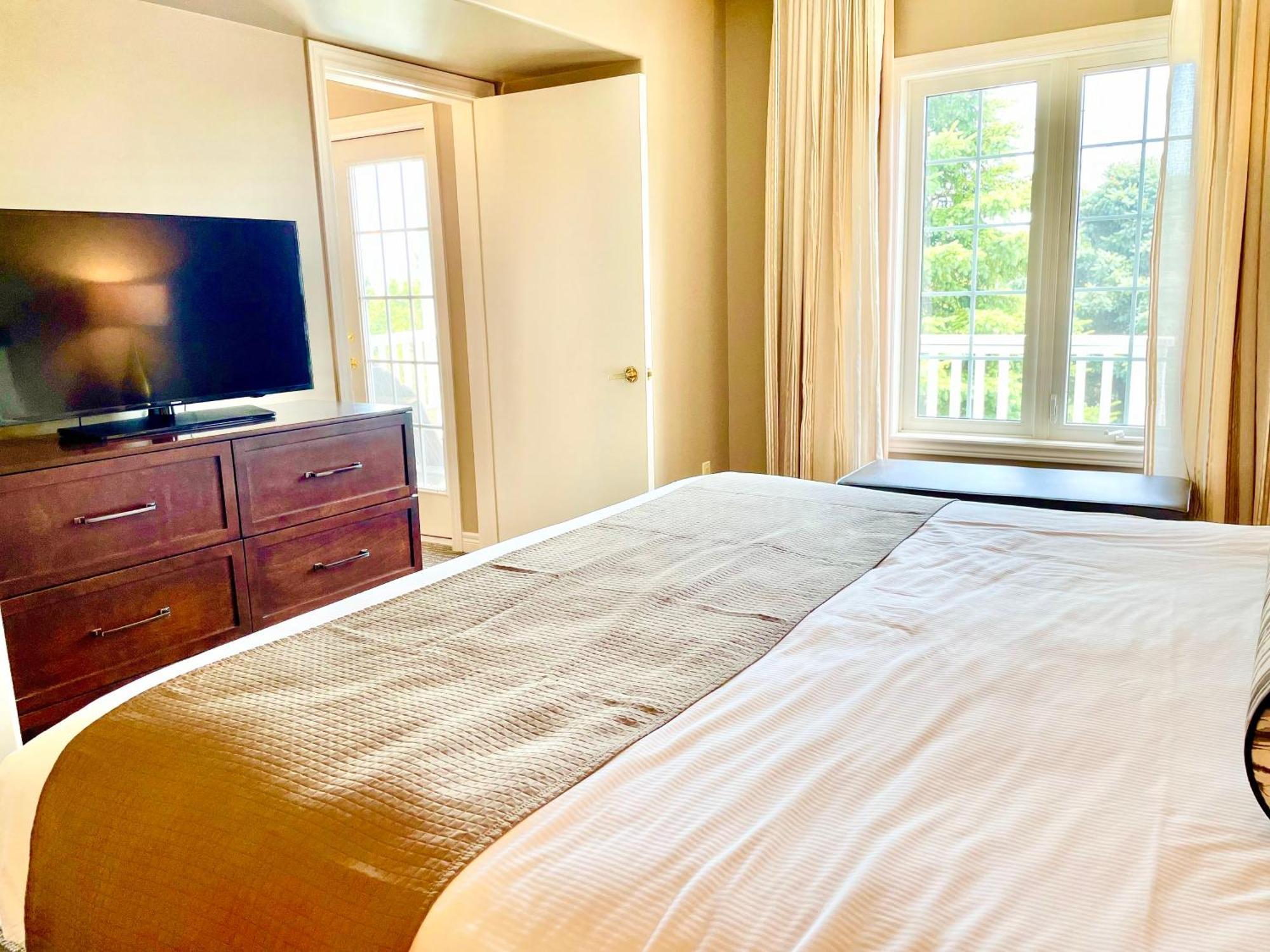 Hillside Haven: Carriage Club Resort Retreat Edgar Luaran gambar