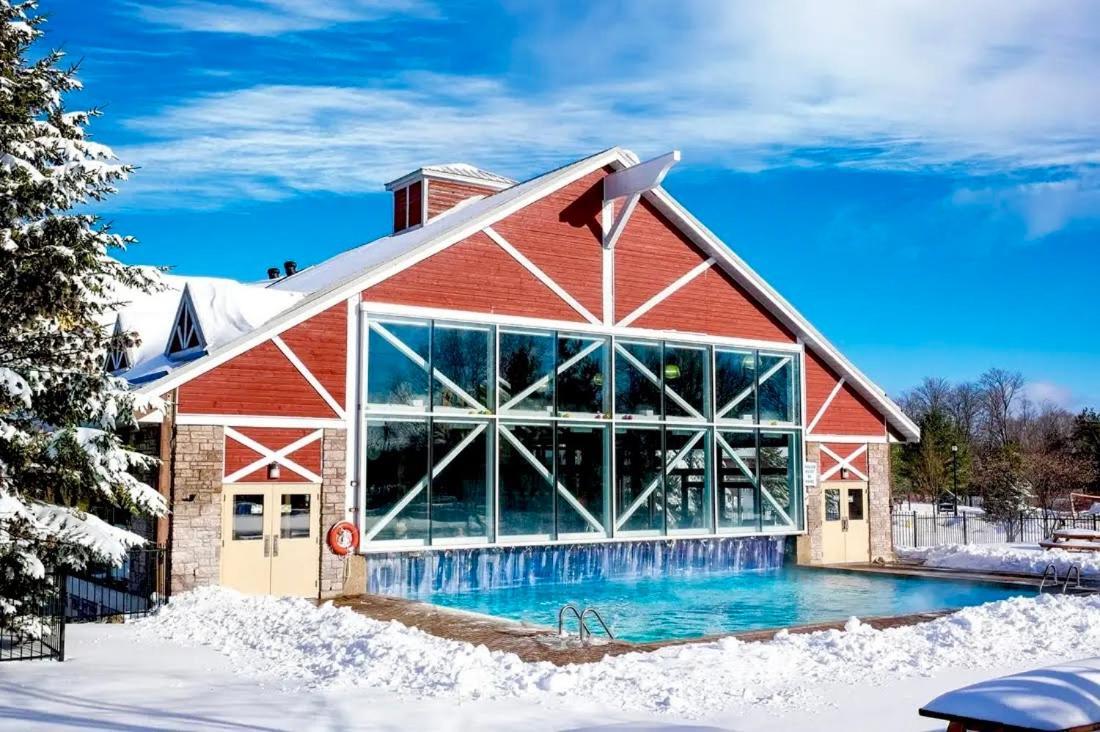 Hillside Haven: Carriage Club Resort Retreat Edgar Luaran gambar