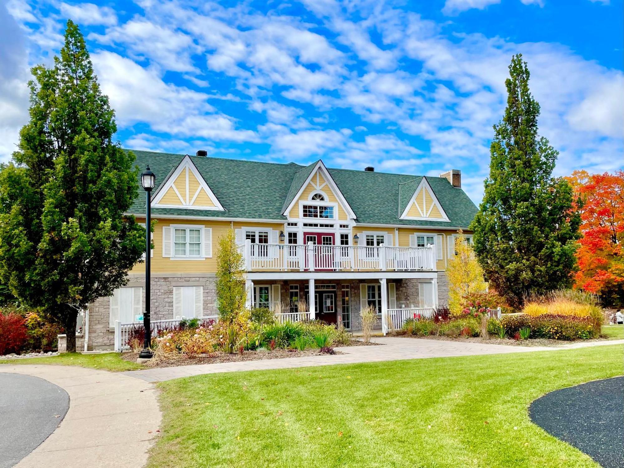 Hillside Haven: Carriage Club Resort Retreat Edgar Luaran gambar